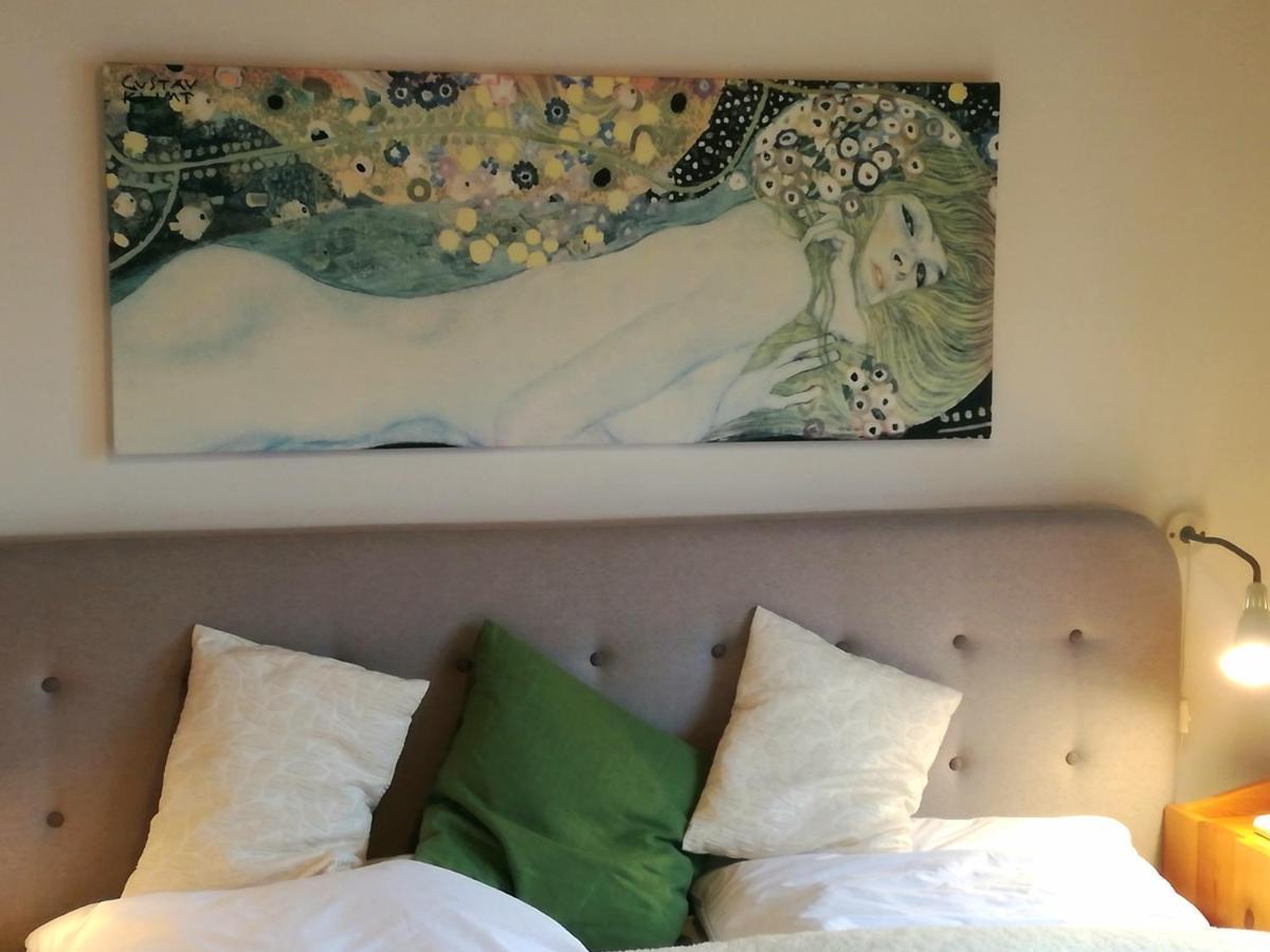 Rose Apartment *